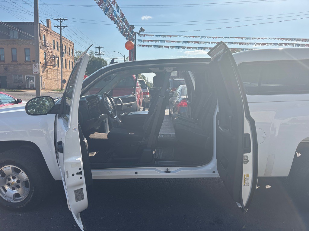 2011 Chevrolet Silverado 1500 Image 11