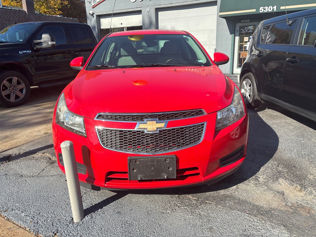 2014 Chevrolet Cruze Image 2