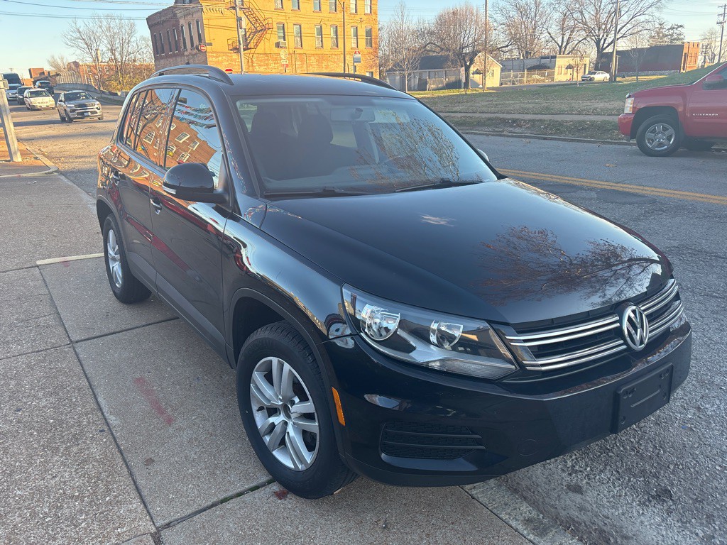 2015 Volkswagen Tiguan Image 1