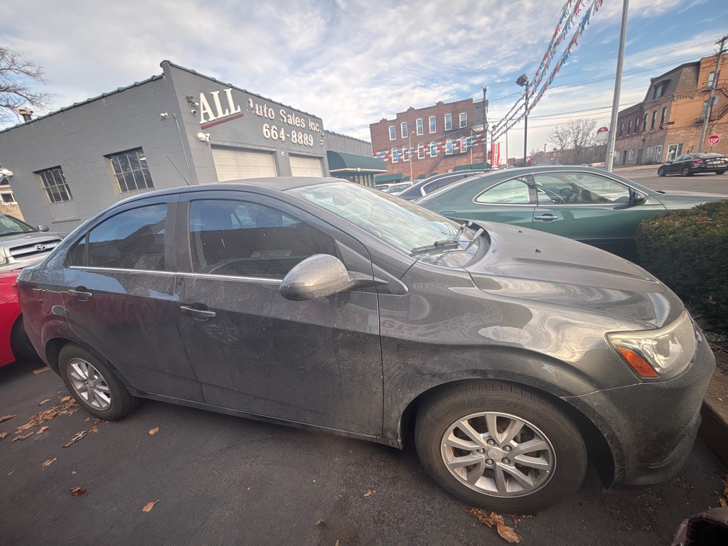 2017 Chevrolet Sonic Image 4