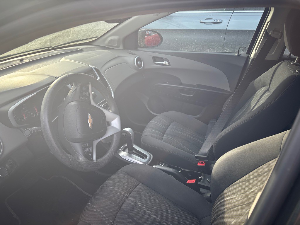 2017 Chevrolet Sonic Image 5