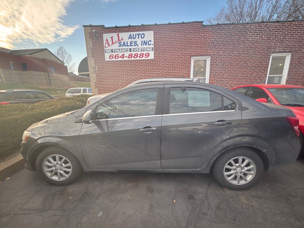 2017 Chevrolet Sonic Image 6