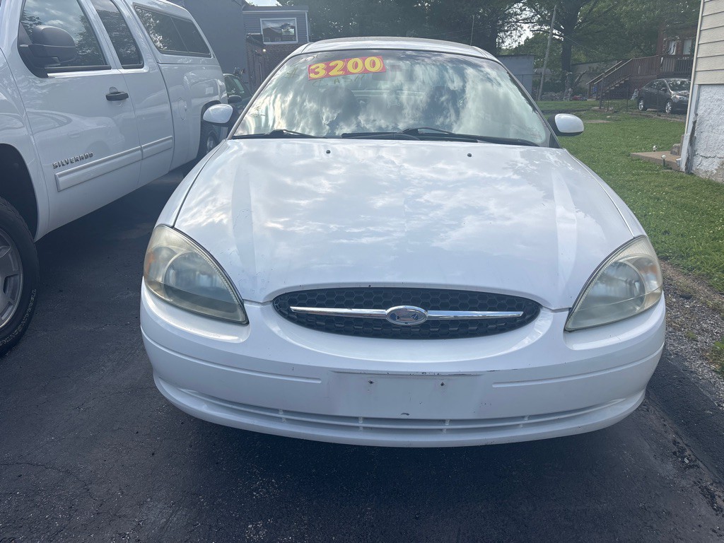 2003 Ford Taurus Image 2