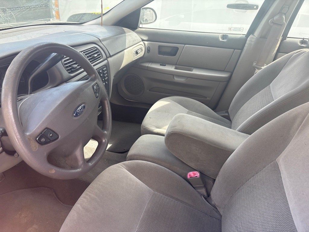 2003 Ford Taurus Image 7
