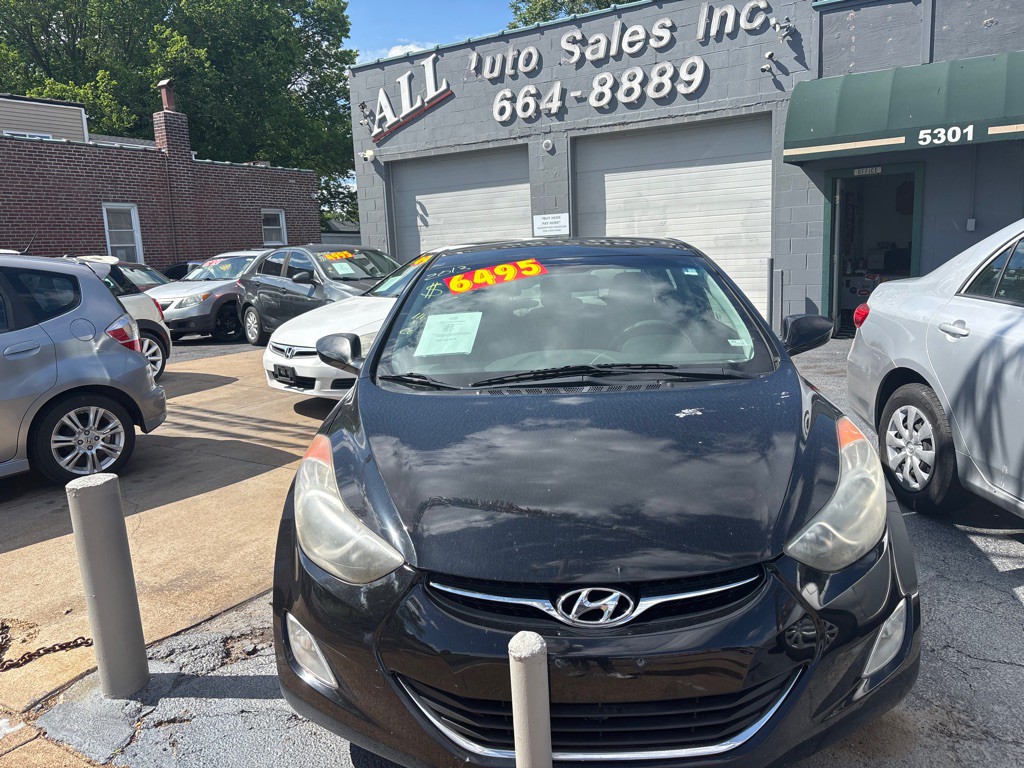 2013 Hyundai Elantra Image 2