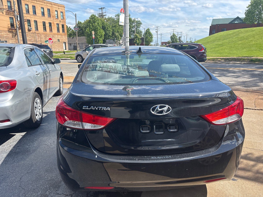 2013 Hyundai Elantra Image 5