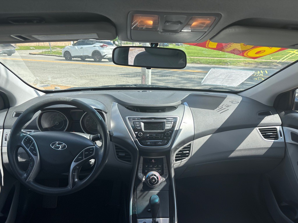 2013 Hyundai Elantra Image 7