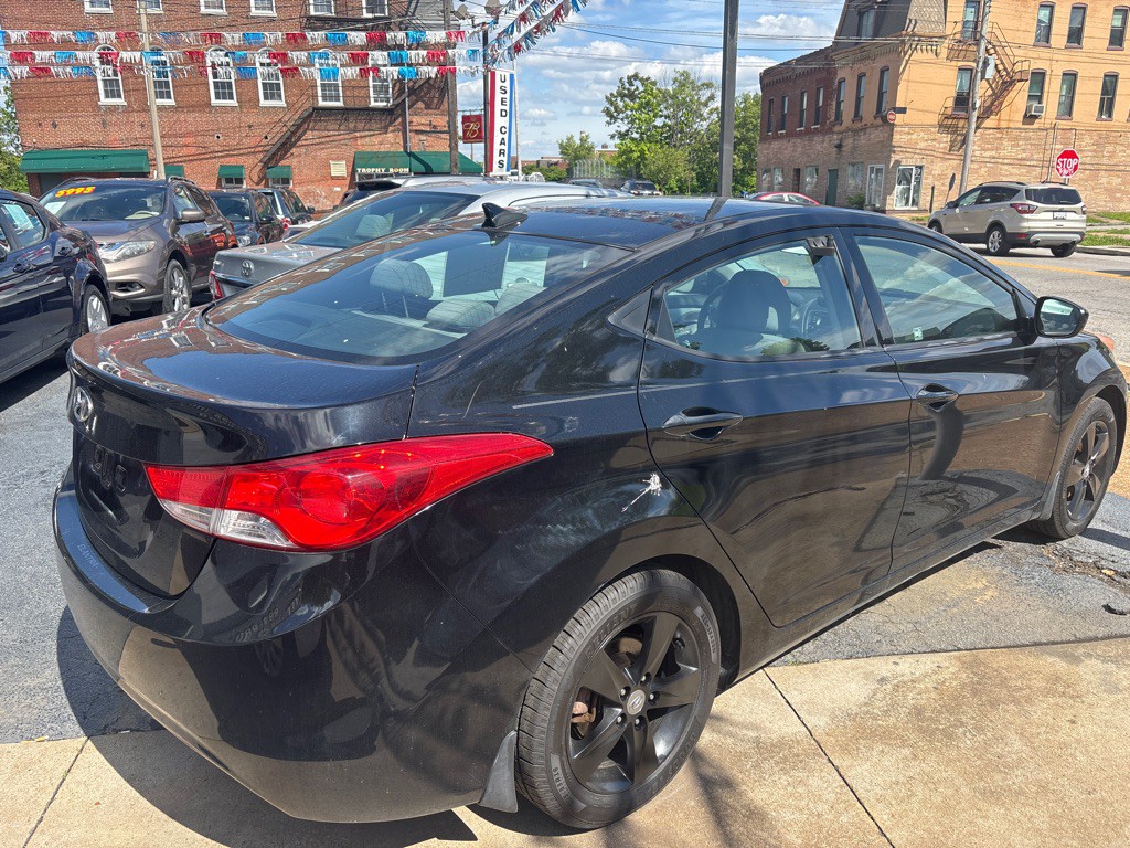 2013 Hyundai Elantra Image 4