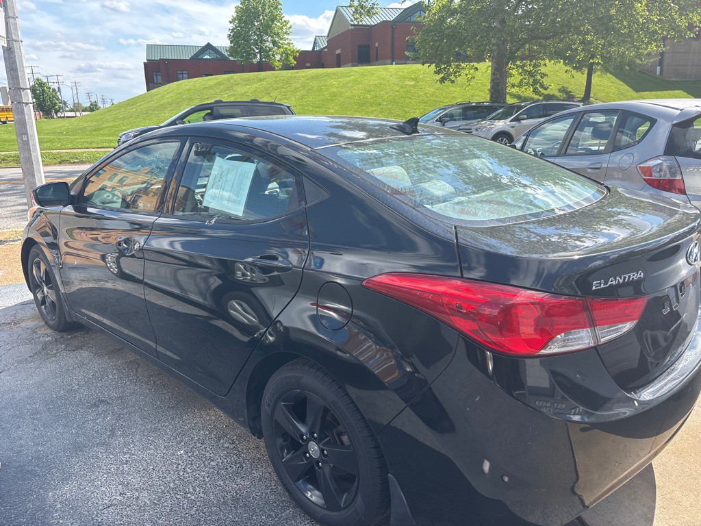 2013 Hyundai Elantra Image 6