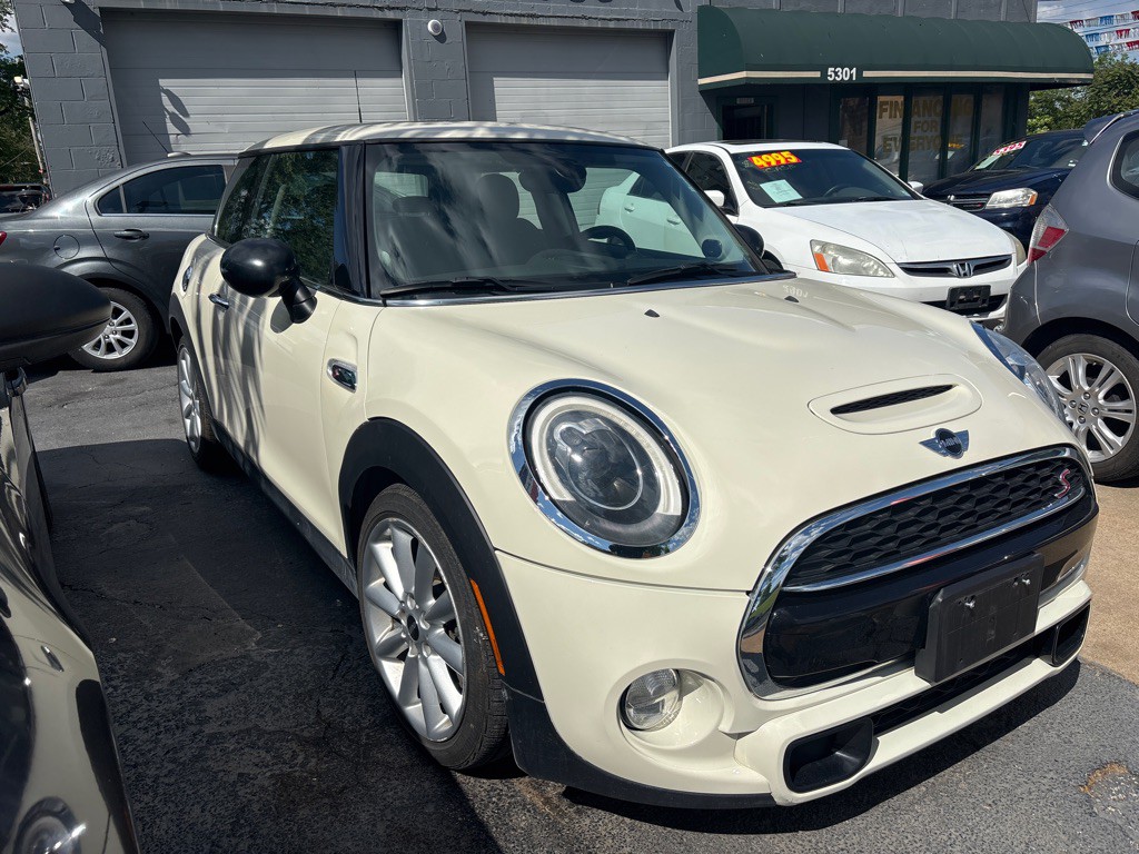2015 MINI Cooper Image 1