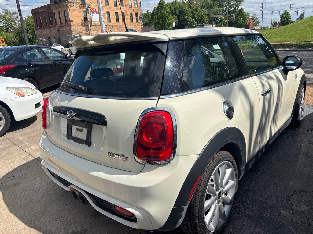 2015 MINI Cooper Image 4