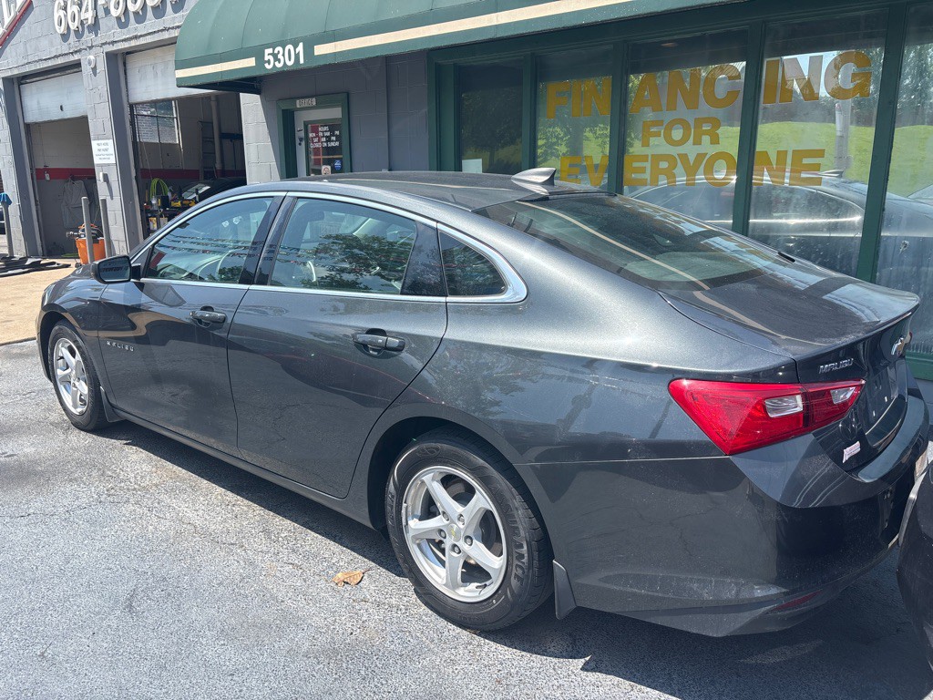 2017 Chevrolet Malibu Image 5