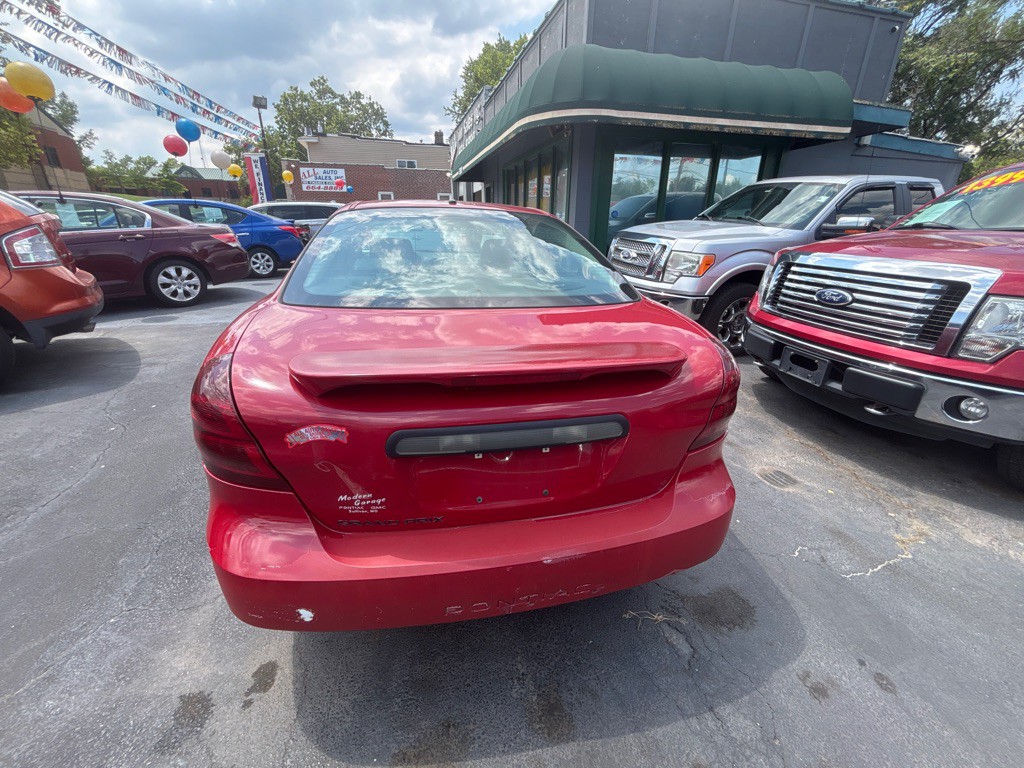 2007 Pontiac Grand Prix Image 4