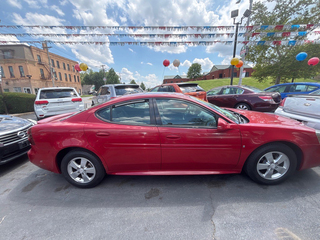 2007 Pontiac Grand Prix Image 6