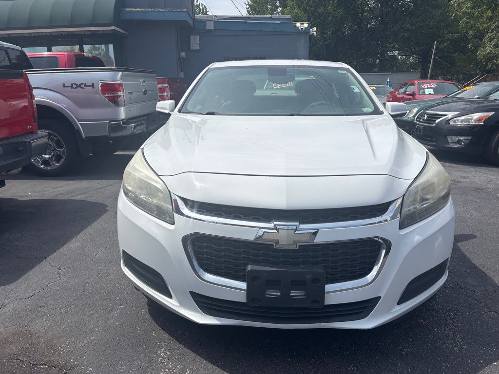 2014 Chevrolet Malibu Image 2