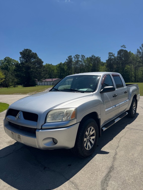 2008 Mitsubishi Raider Image 1