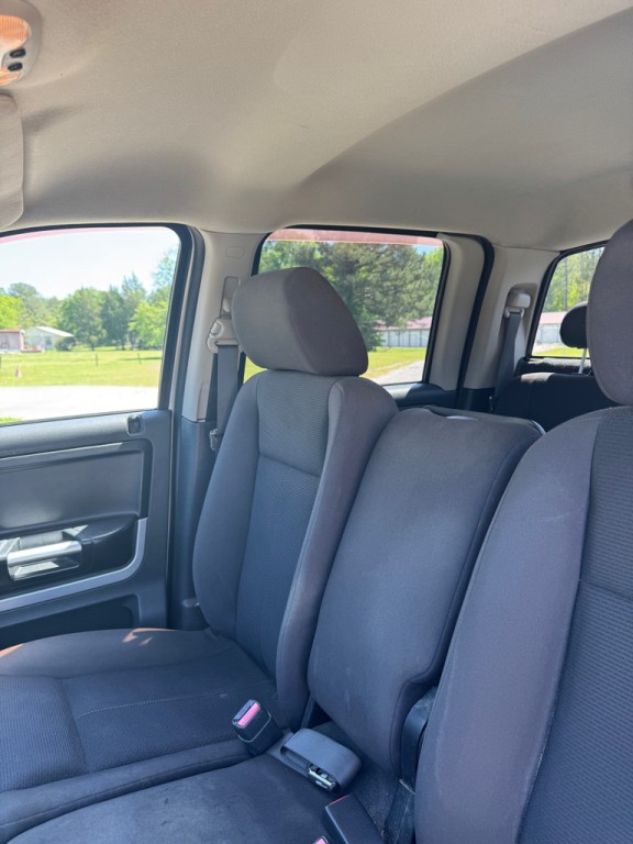 2008 Mitsubishi Raider Image 3
