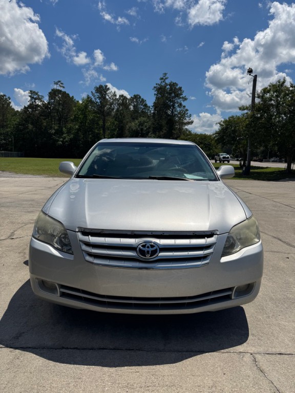 2005 Toyota Avalon Image 2