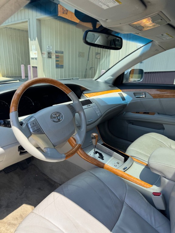 2005 Toyota Avalon Image 4