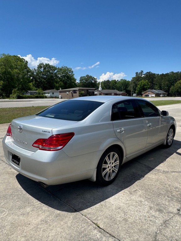 2005 Toyota Avalon Image 10