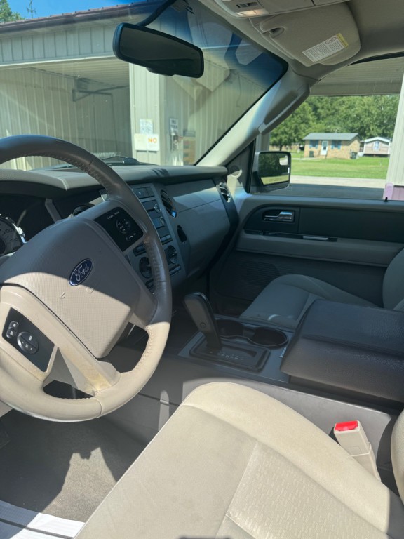 2012 Ford Expedition Image 4