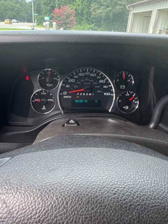 2016 Chevrolet Express Image 2