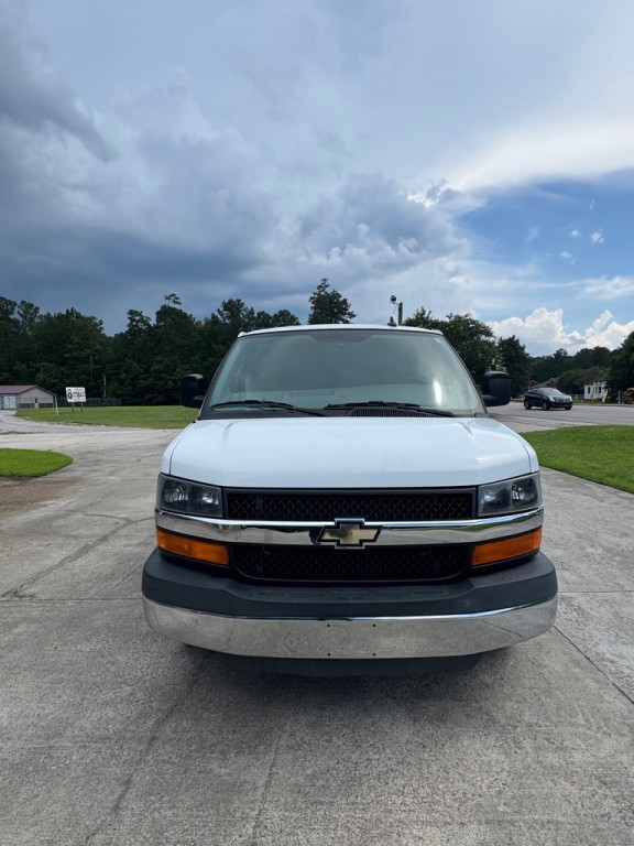 2016 Chevrolet Express Image 4