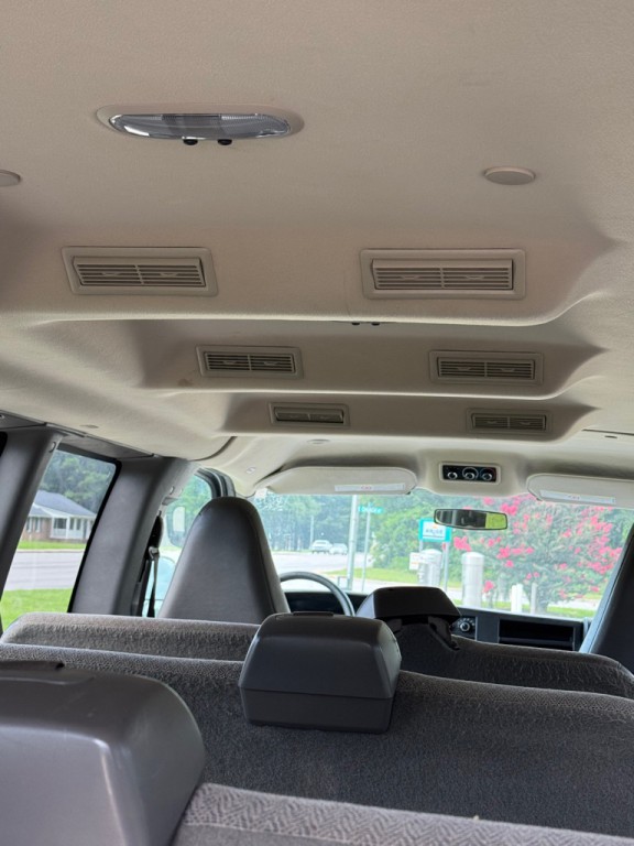 2016 Chevrolet Express Image 10