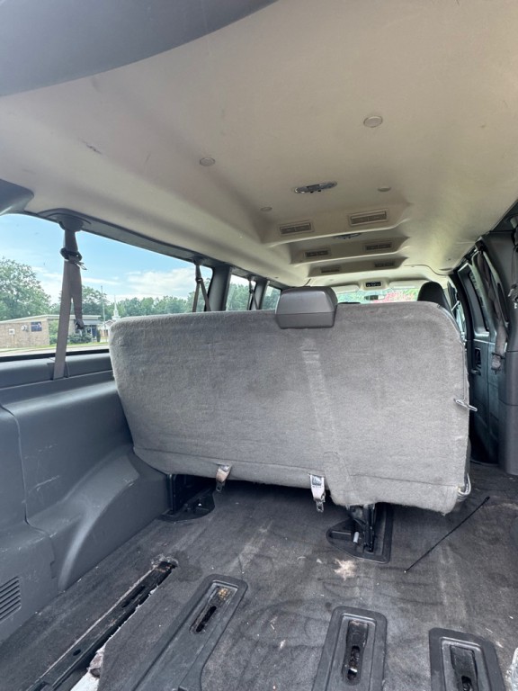 2016 Chevrolet Express Image 11