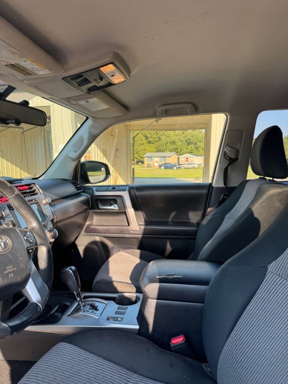 2016 Toyota 4Runner Image 3