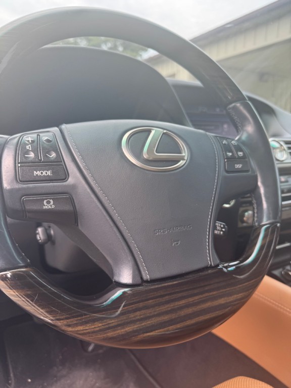 2014 Lexus LS 460 Image 5