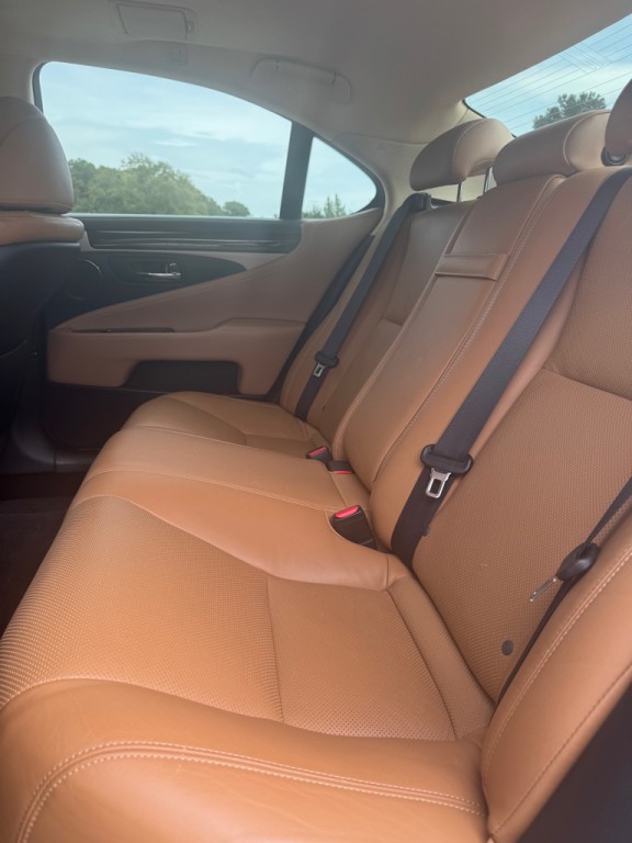 2014 Lexus LS 460 Image 8