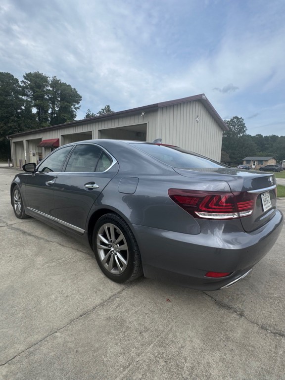 2014 Lexus LS 460 Image 21