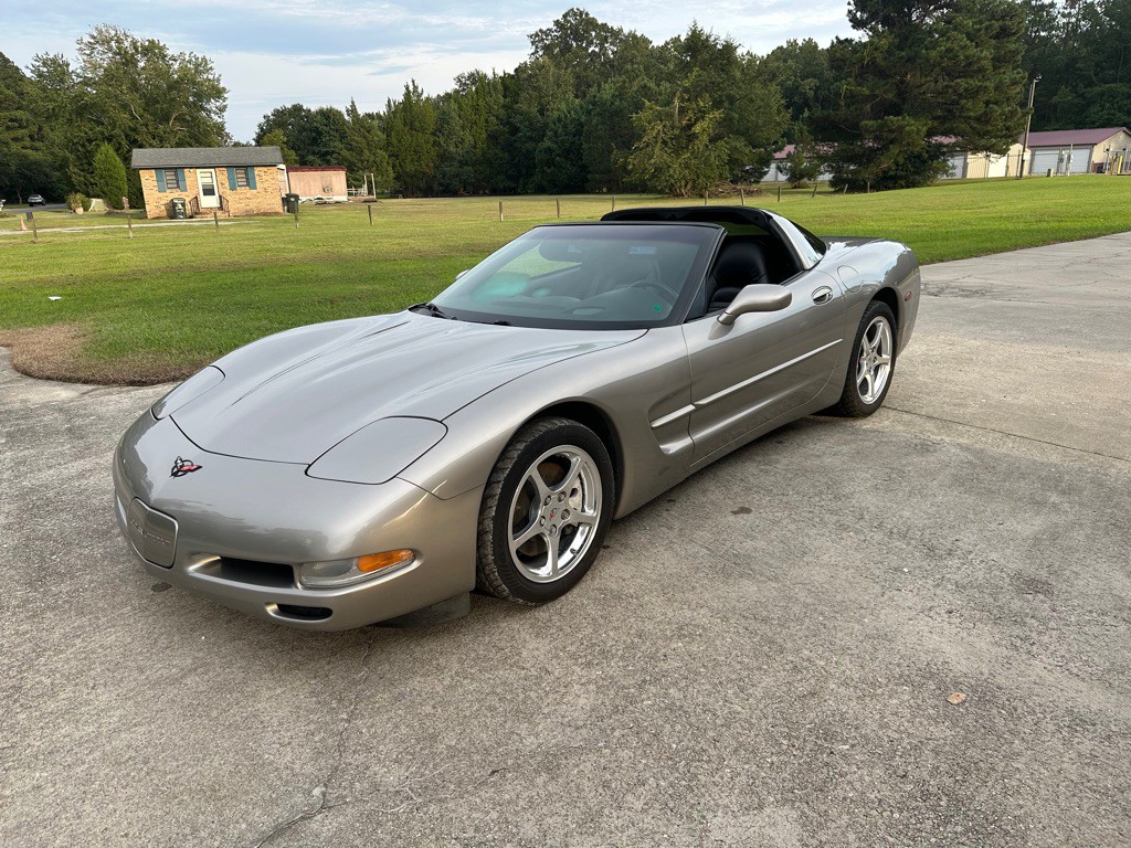 2001 Chevrolet Corvette Image 1