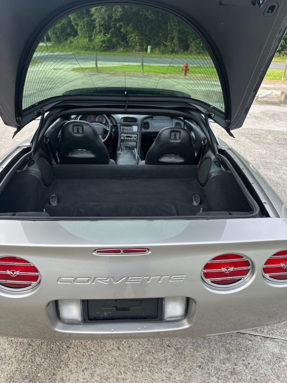 2001 Chevrolet Corvette Image 9