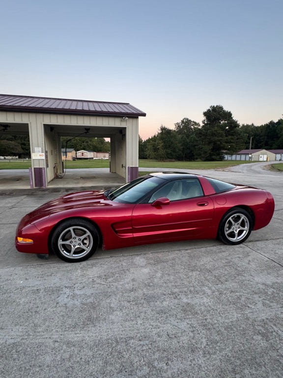 2004 Chevrolet Corvette Image 4