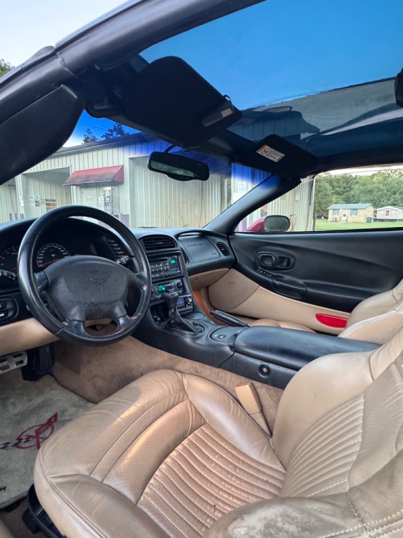 2004 Chevrolet Corvette Image 5