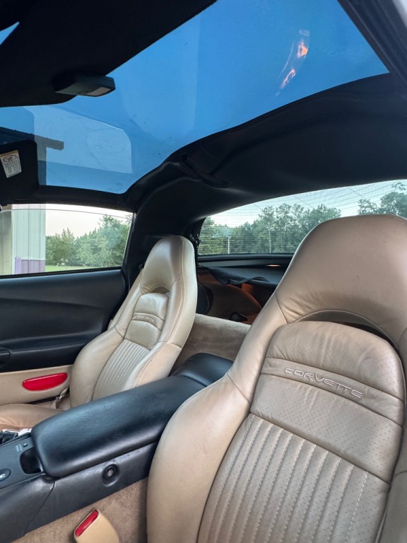 2004 Chevrolet Corvette Image 6