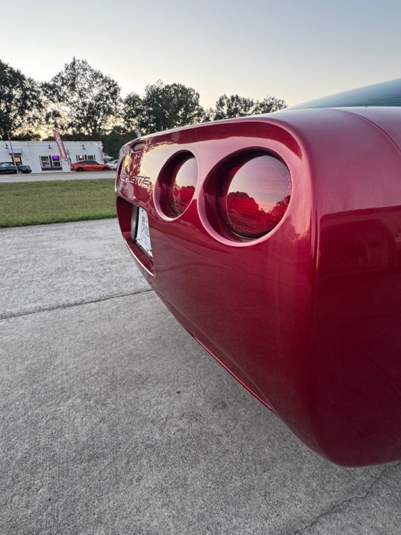 2004 Chevrolet Corvette Image 9