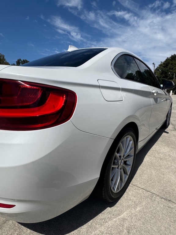 2014 BMW 2 Series Image 9