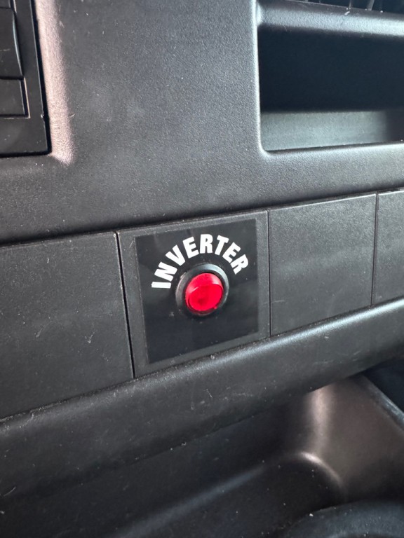 2010 Chevrolet Express Image 7