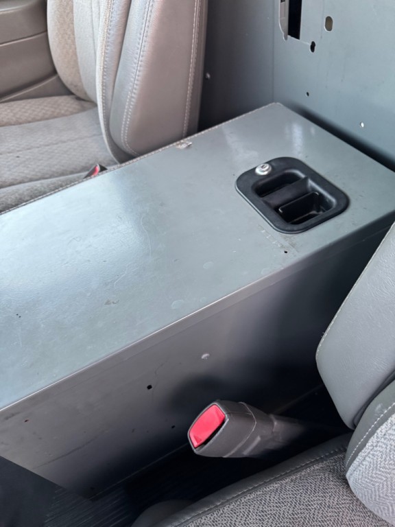 2010 Chevrolet Express Image 9