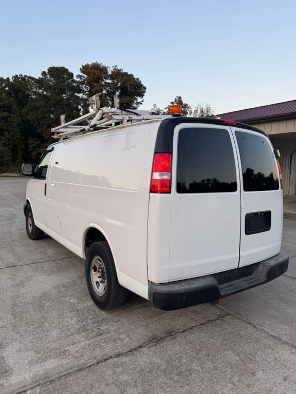 2010 Chevrolet Express Image 14
