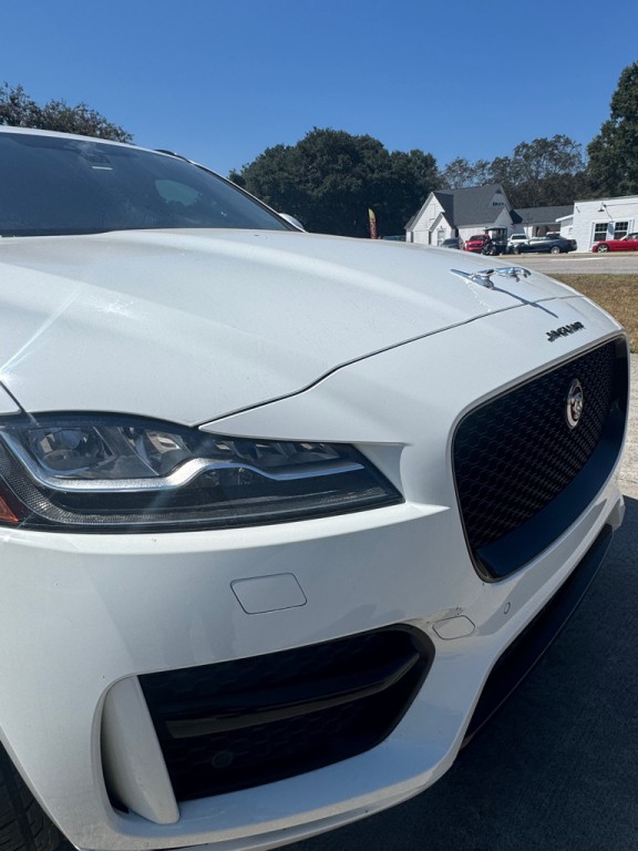 2018 Jaguar F-PACE Image 2
