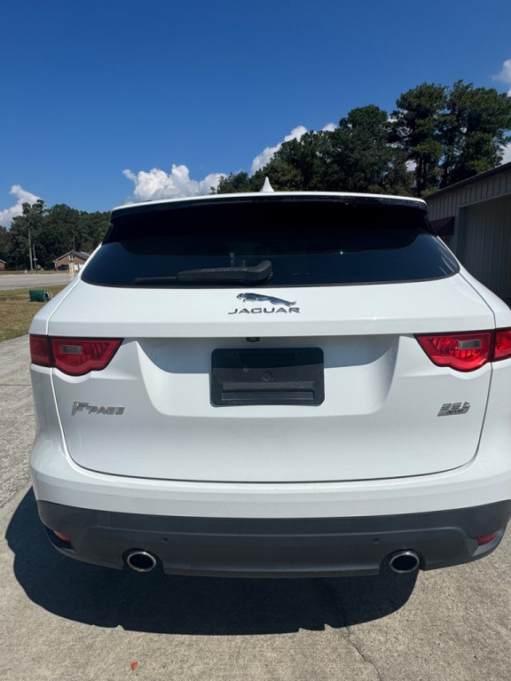 2018 Jaguar F-PACE Image 12