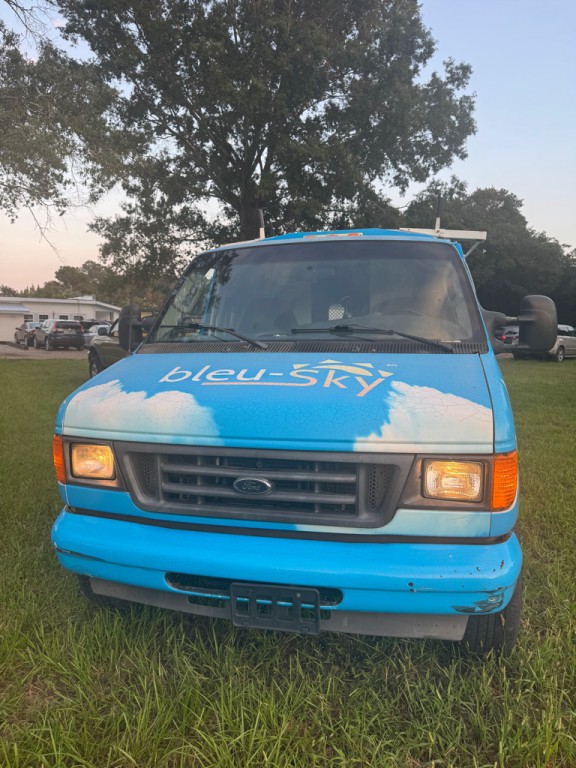 2006 Ford Econoline Image 2