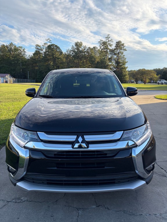 2018 Mitsubishi Outlander Image 3