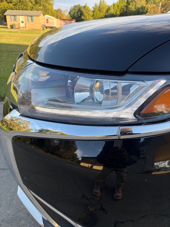 2018 Mitsubishi Outlander Image 4