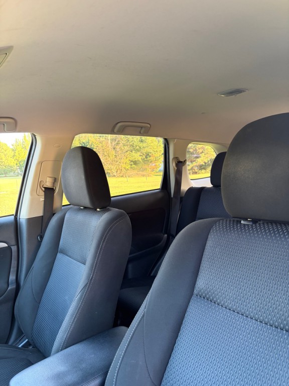 2018 Mitsubishi Outlander Image 8