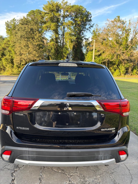 2018 Mitsubishi Outlander Image 12